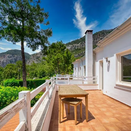 Sea View & Private Pool-peony فيلة